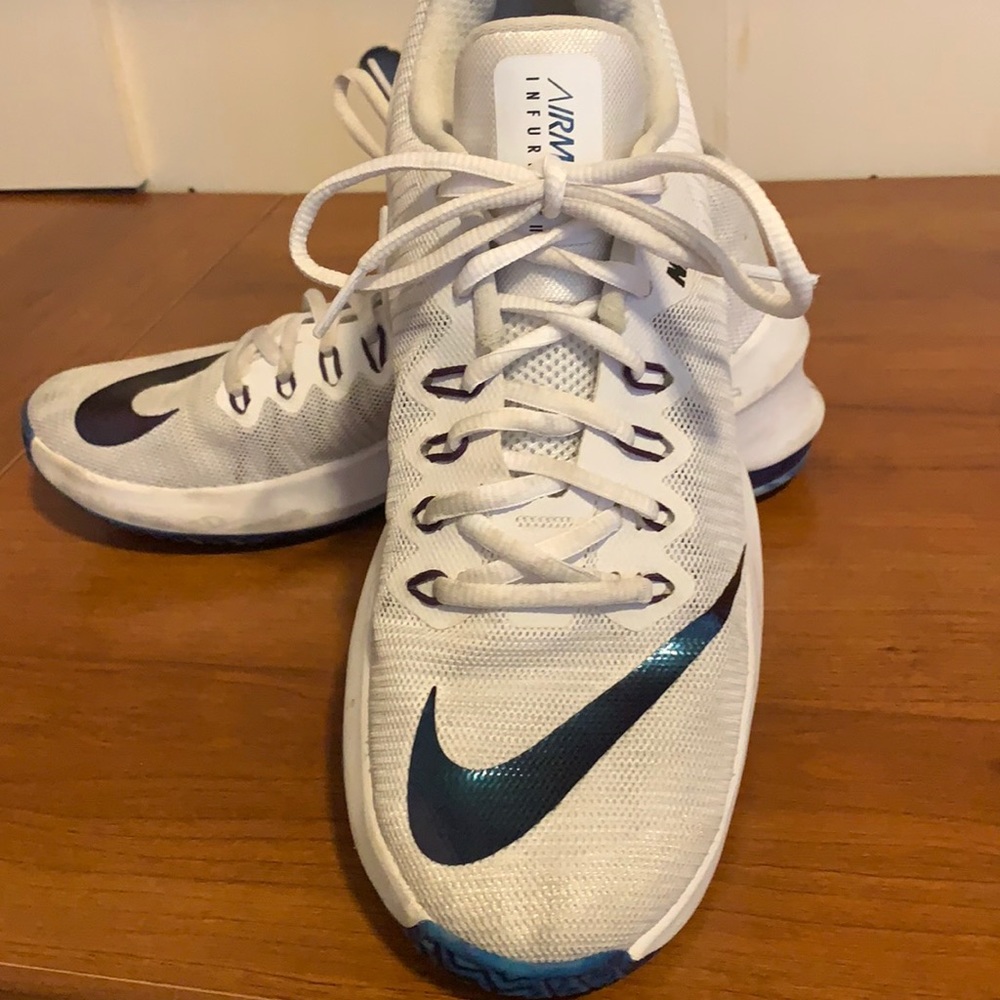 Men’s Nike AirMax size 8.5